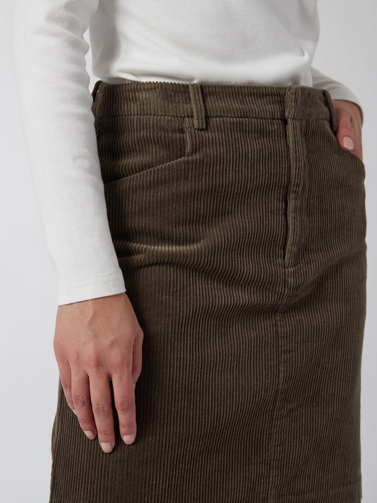 Delphine skjørt 7500245_GUC-JEANPAUL-A22-Modell-Front_9098.jpg_Front
