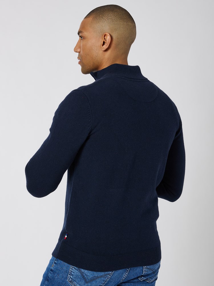 Lucien genser 7500335_EM6-JEANPAUL-W22-Modell-Back_958_Lucien genser EM6.jpg_Back||Back