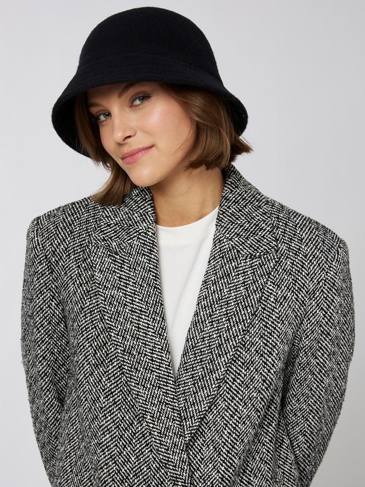 Melanie hatt 7500440_CAB-DONNA-A22-Modell-Front_chn=vic_567_Melanie hatt CAB_Melanie hatt CAB 7500440.jpg_Front||Front