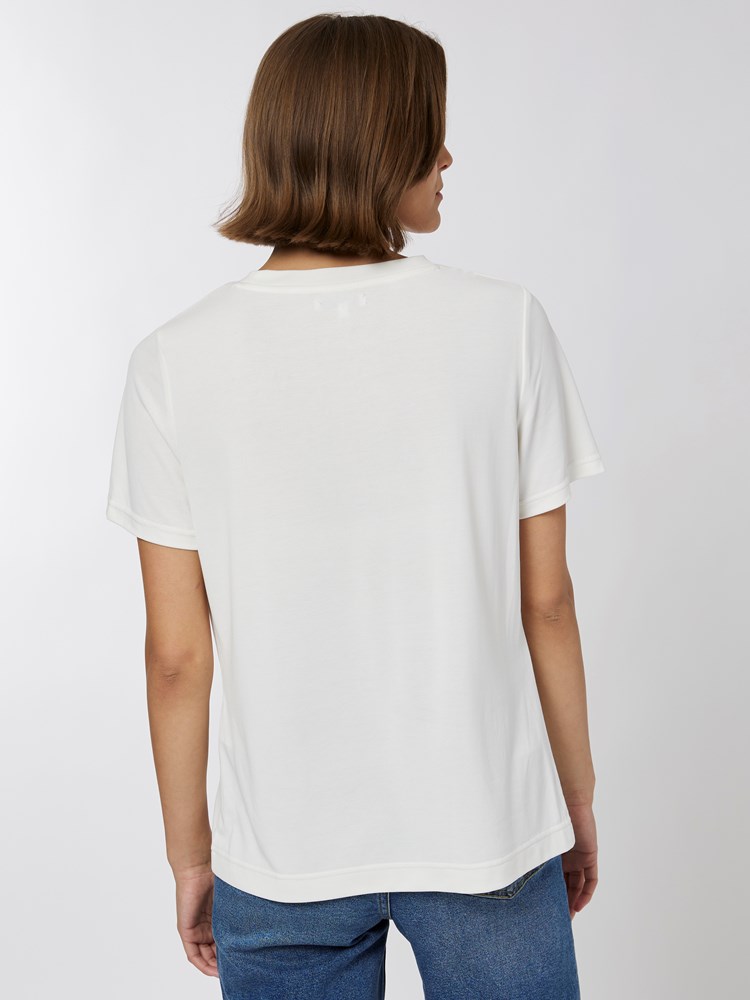 Lisa t-skjorte 7500457_O79-DONNA-A22-Modell-Back_chn=vic_4749_Lisa t-skjorte O79_Lisa t-skjorte O79 7500457.jpg_Back||Back