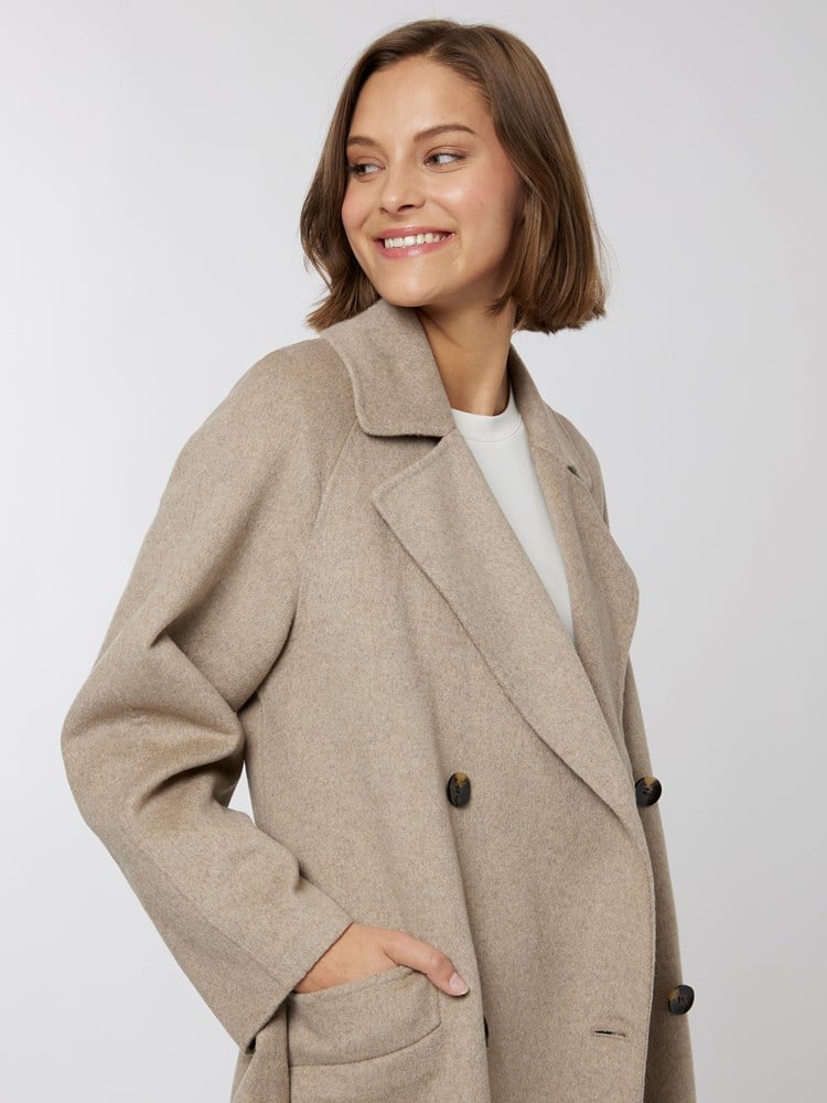 Aida kåpe 7500474_AO9-DONNA-A22-Modell-Front_chn=vic_9865_Aida kåpe AO9_Aida kåpe AO9 7500474.jpg_Front||Front