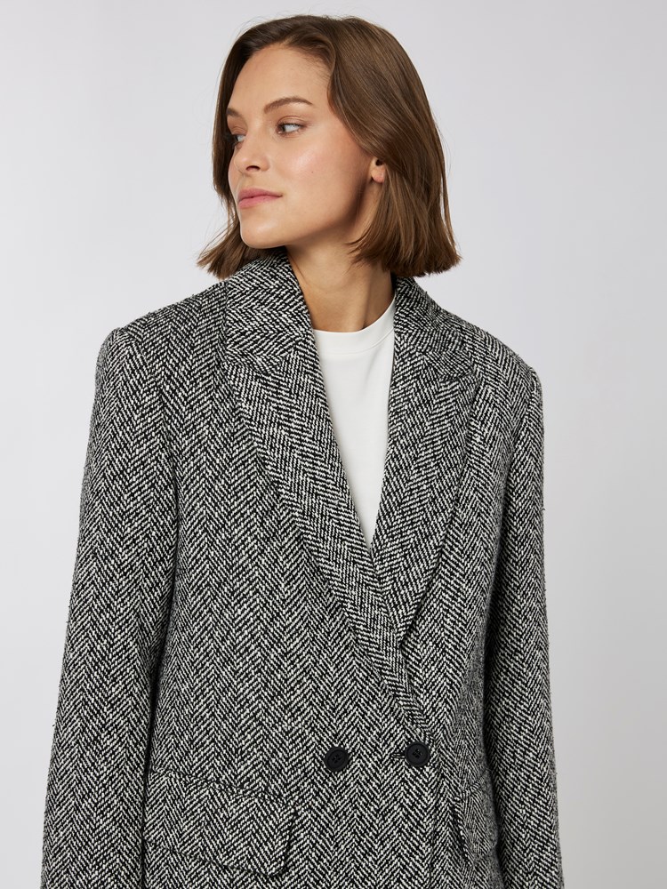 Ayla herringbone blazer 7500496_CAB-DONNA-A22-Modell-Front_chn=vic_781_Ayla herringbone blazer CAB_Ayla herringbone blazer CAB 7500496.jpg_Front||Front