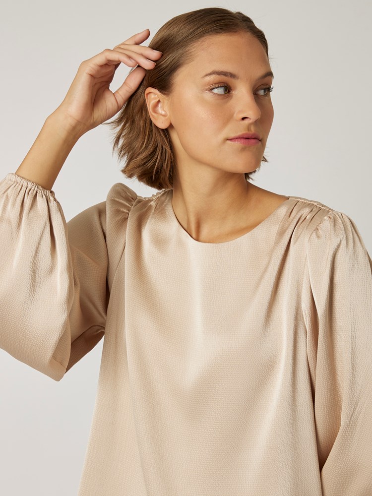 Averie bluse 7500628_A9I-DONNA-W22-details_chn=vic_814_Averie bluse A9I_Averie bluse A9I 7500628.jpg_
