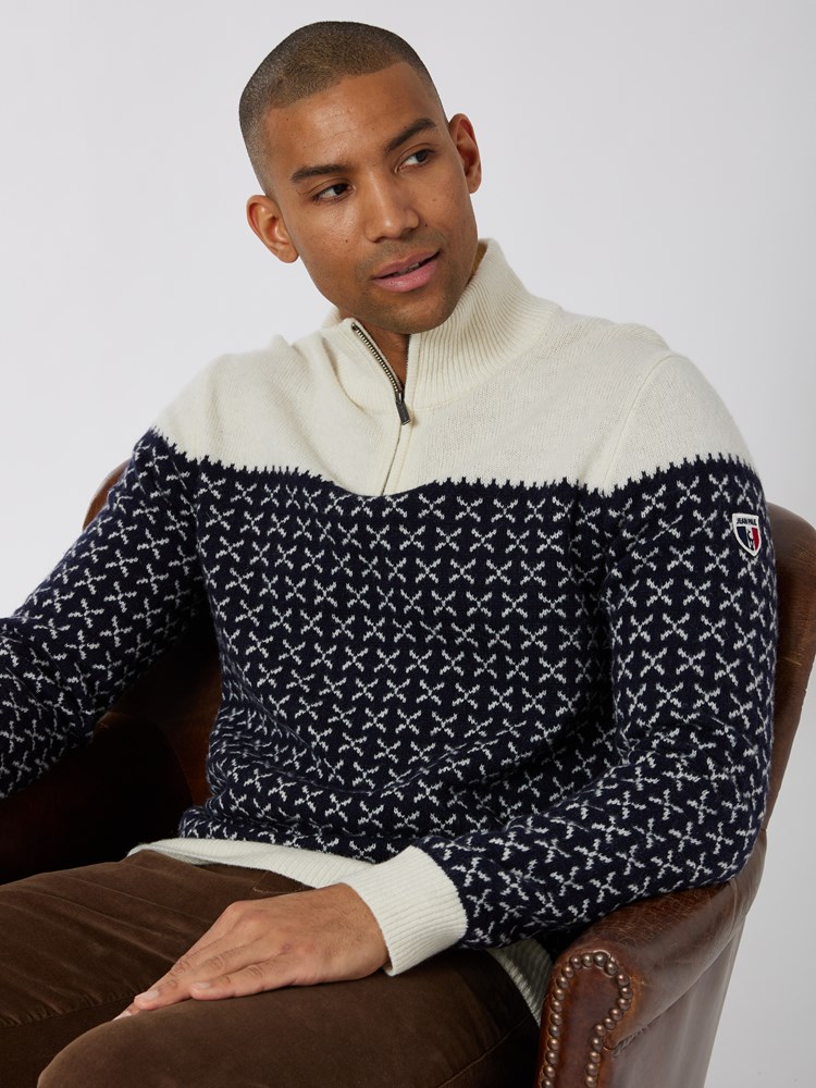 Albertville genser 7500665_O79-JEANPAUL-W22-Modell-Front_4388_Albertville genser O79.jpg_Front