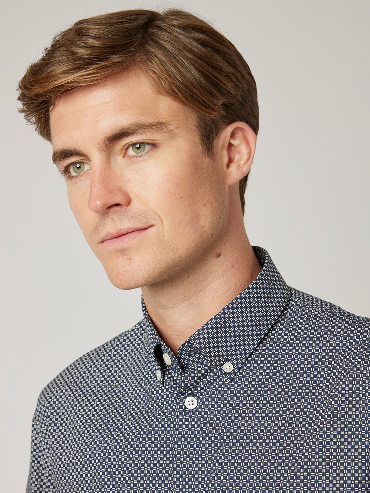 Colin skjorte 7500778_C29-MRCAPUCHIN-W22-details_chn=vic_3551_Colin skjorte C29.jpg_