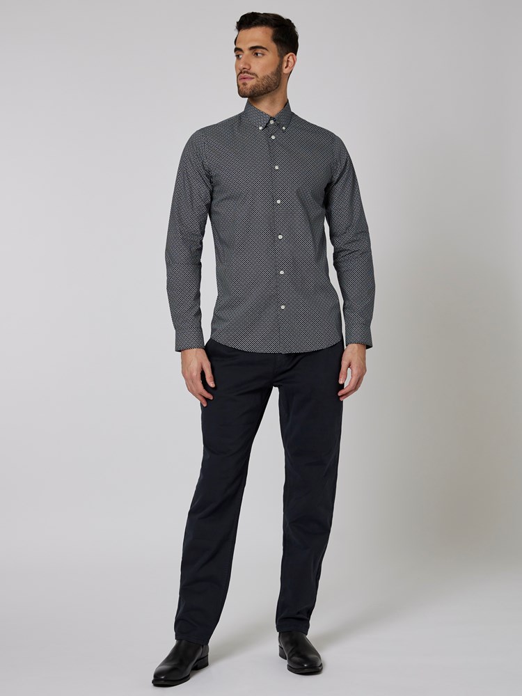 Colin skjorte 7500778_C29-MRCAPUCHIN-W22-Modell-Front_chn=boys_2134_Colin skjorte C29.jpg_Front||Front