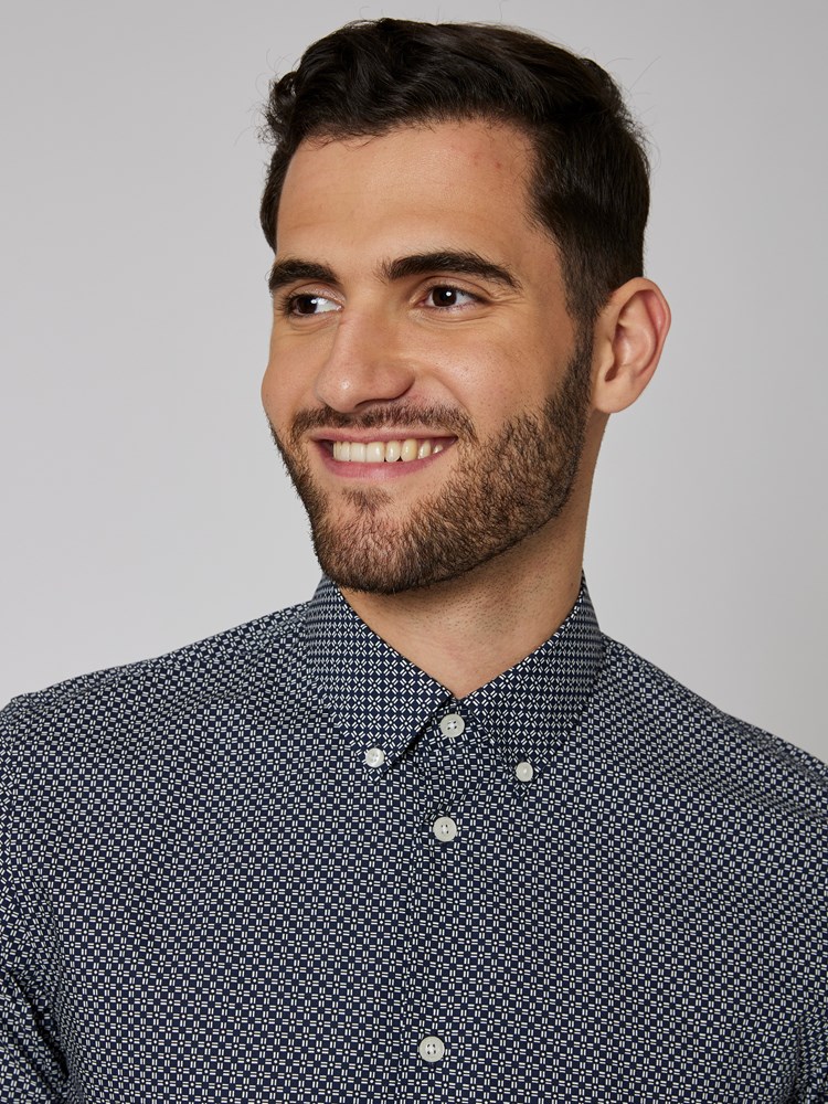 Colin skjorte 7500778_C29-MRCAPUCHIN-W22-Modell-Front_chn=boys_6497_Colin skjorte C29.jpg_Front||Front