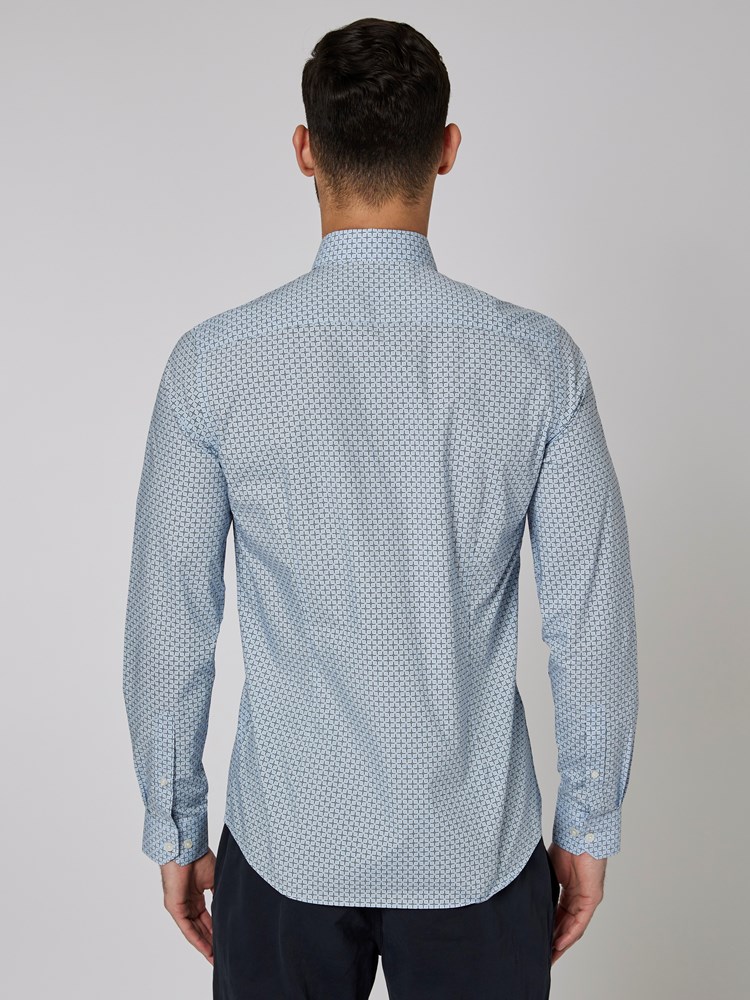 Colin skjorte 7500778_E8P-MRCAPUCHIN-W22-Modell-Front_chn=boys_4487_Colin skjorte E8P.jpg_Front||Front