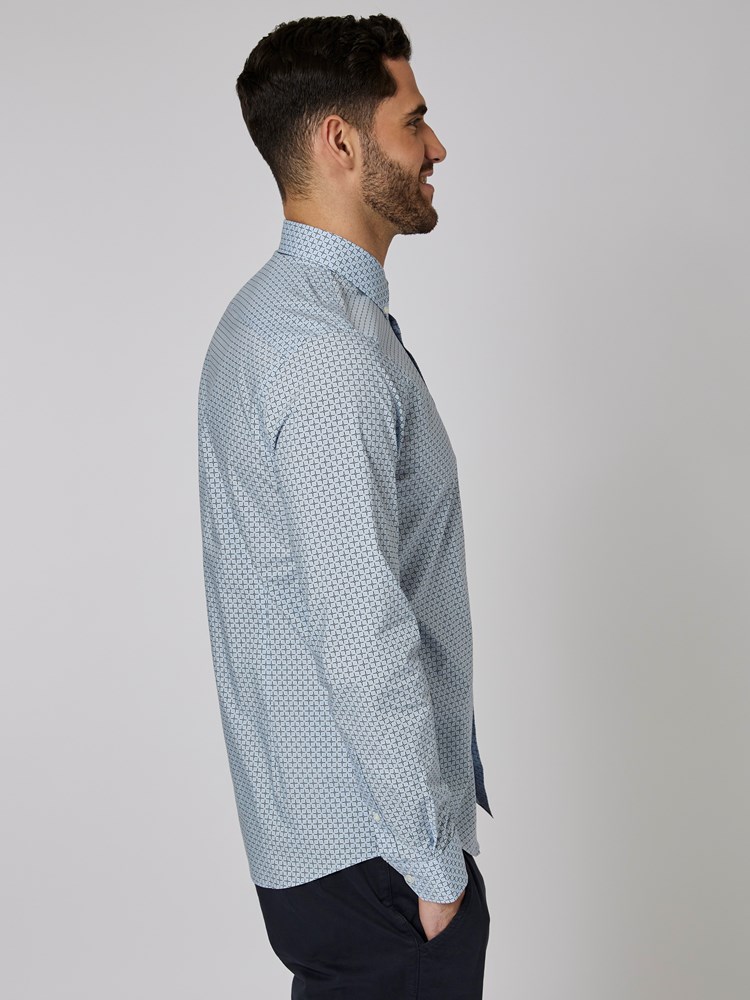 Colin skjorte 7500778_E8P-MRCAPUCHIN-W22-Modell-Front_chn=boys_5502_Colin skjorte E8P.jpg_Front||Front