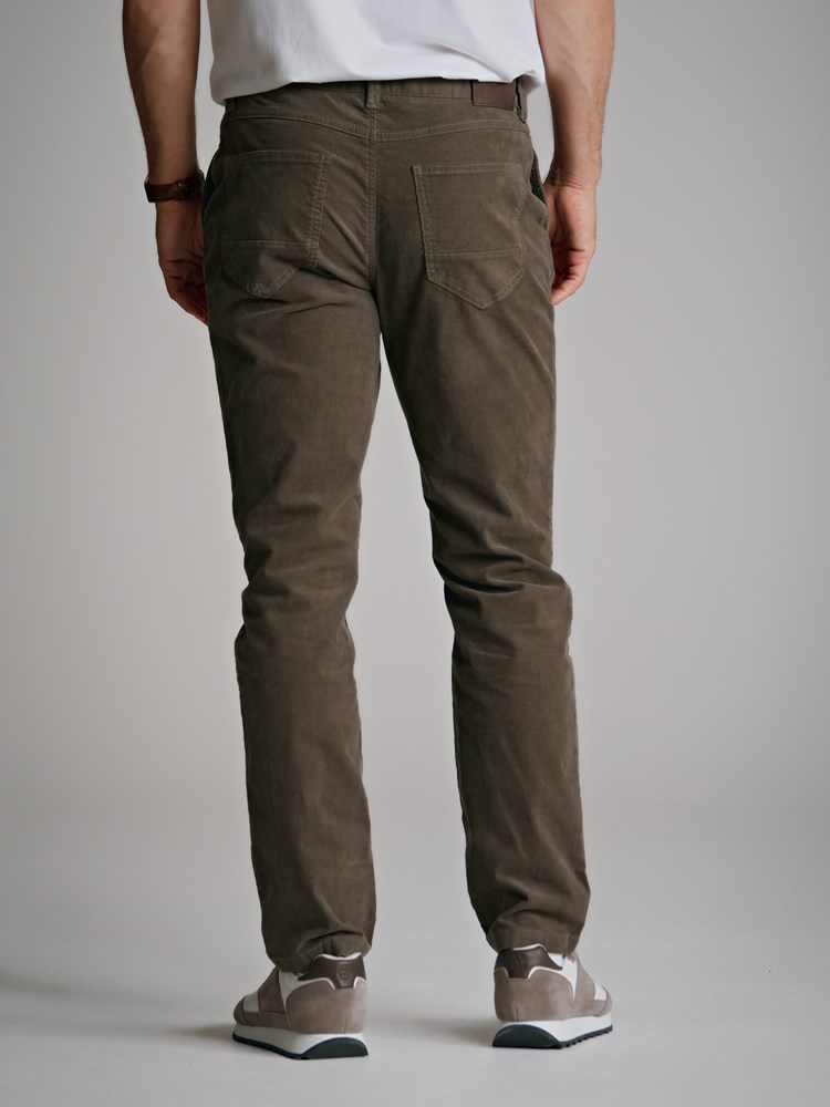 Seattle cordbukse 7500843_AIE-Redford-A22-Modell-Back.jpg_Back||Back