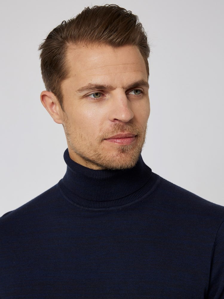 Douglas strikkegenser 7501058_C27-MRCAPUCHIN-A22-Modell-Front_chn=vic_3667_Douglas strikkegenser C27.jpg_Front||Front