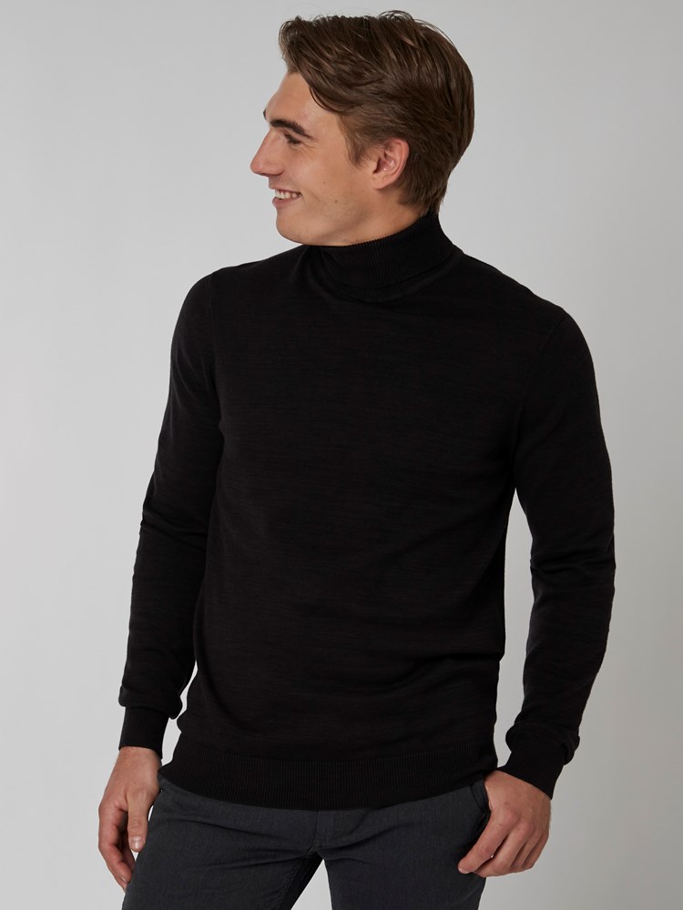 Douglas strikkegenser 7501058_ID2-MRCAPUCHIN-A22-Modell-Front_chn=boys_2415_Douglas strikkegenser ID2.jpg_Front||Front