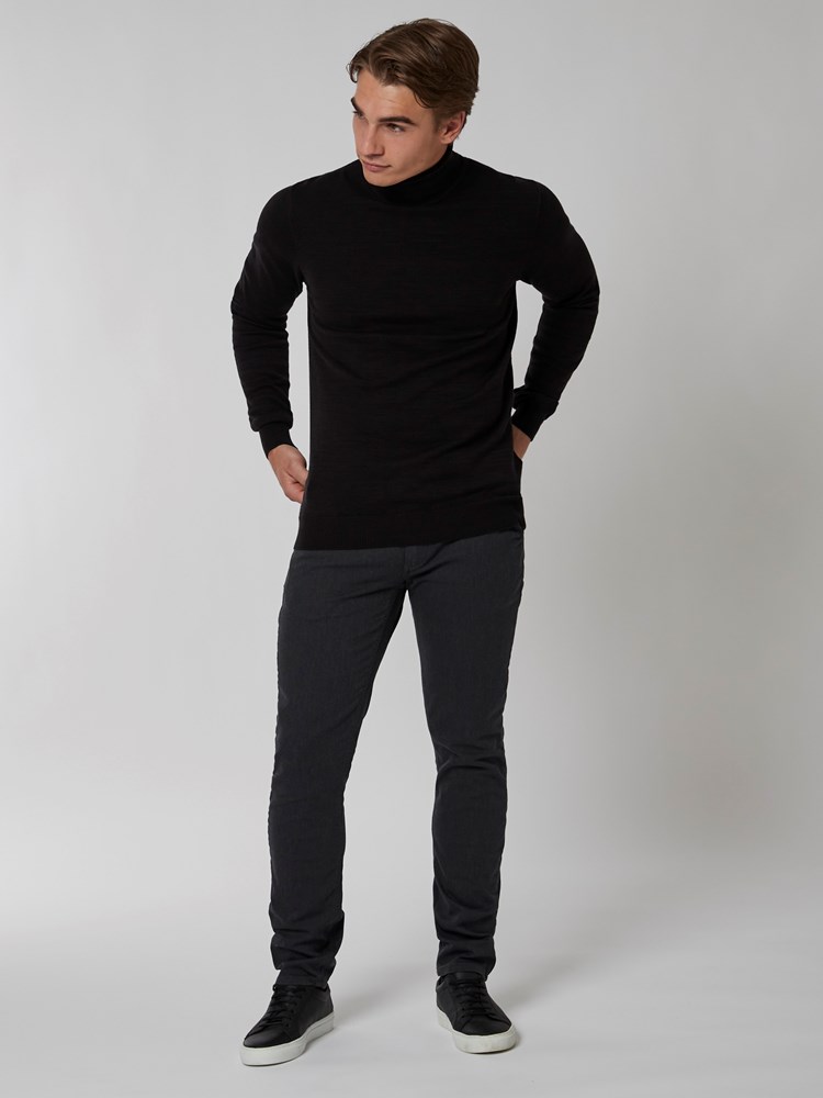 Douglas strikkegenser 7501058_ID2-MRCAPUCHIN-A22-Modell-Front_chn=boys_833_Douglas strikkegenser ID2.jpg_Front||Front