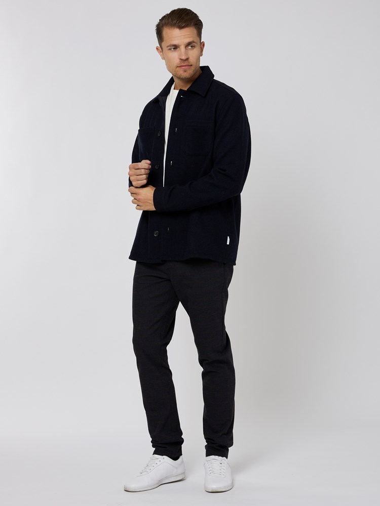 Ernest overskjorte 7501101_C27-MRCAPUCHIN-A22-Modell-Front_chn=vic_2245_Ernest overskjorte C27.jpg_Front||Front