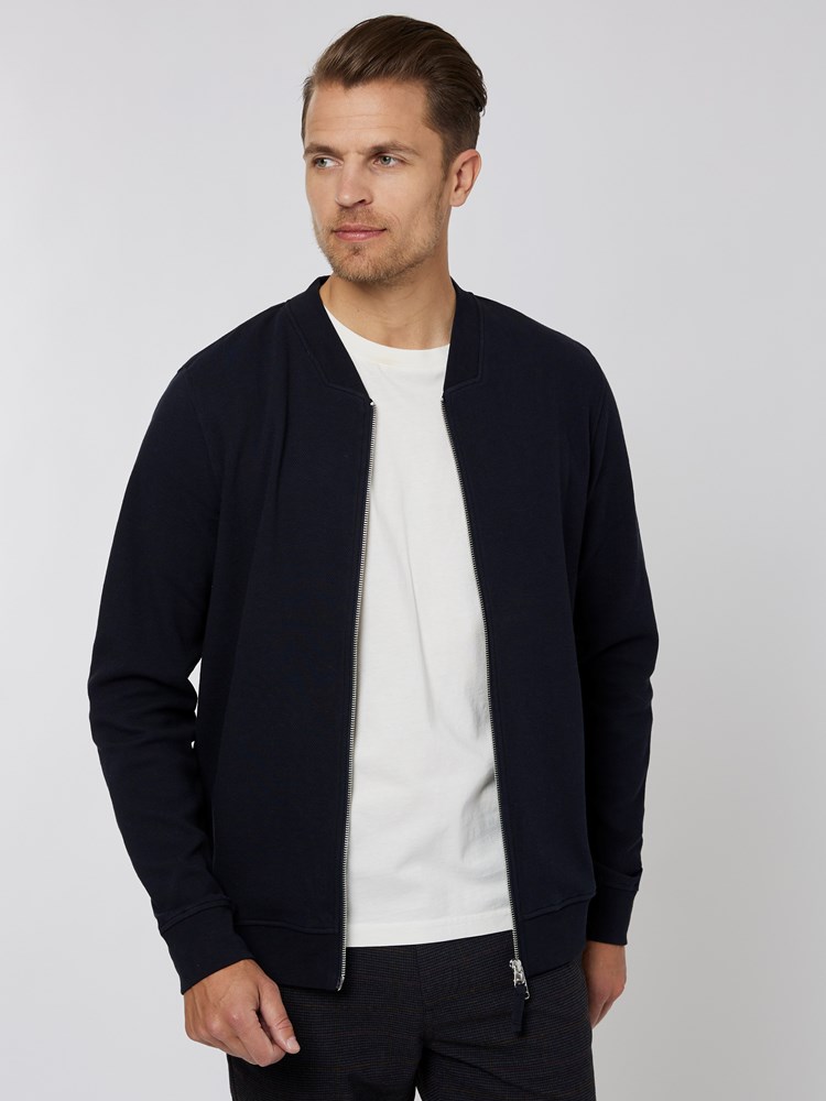Giovanni zip jakke 7501126_C27-MRCAPUCHIN-A22-Modell-Front_chn=vic_165_Giovanni zip jakke C27.jpg_Front||Front