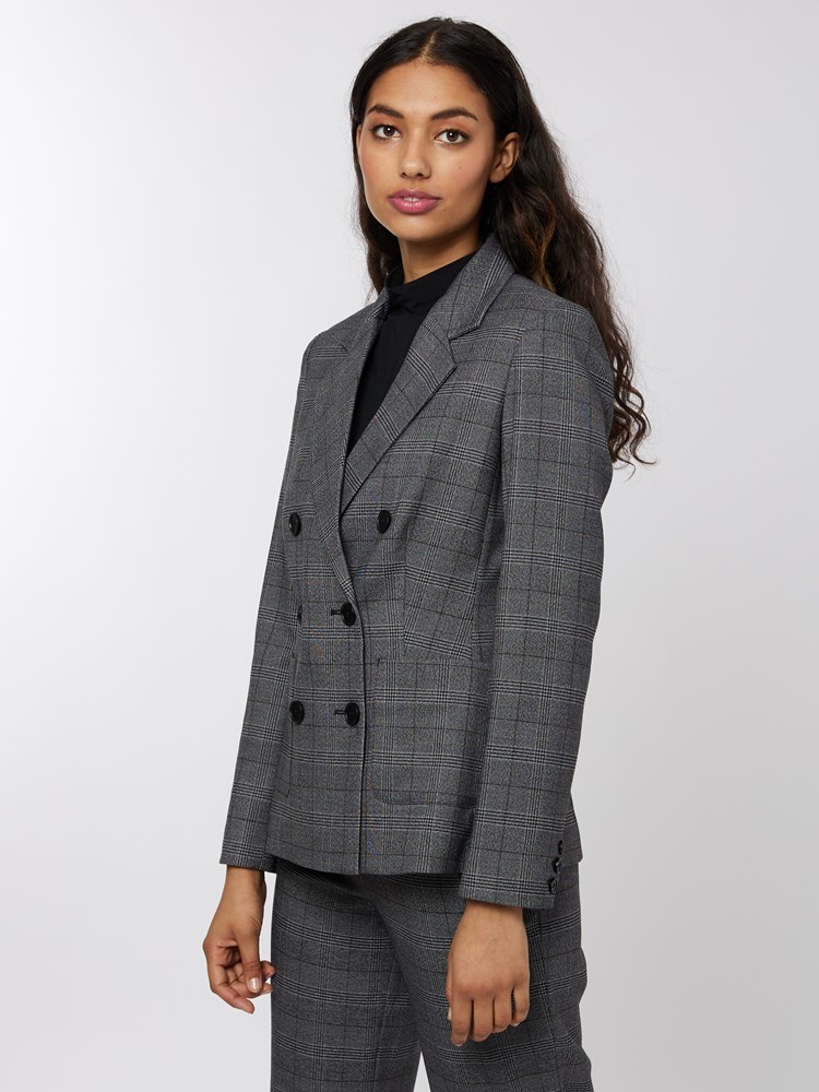 Mckenna blazer 7501166_I7C-BLU-A22-Modell-Front_chn=vic_1689_Mckenna blazer I7C 7501166.jpg_Front||Front