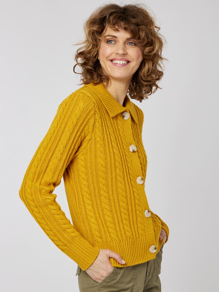 Eloise cardigan 7501186_ABV-MELL-A22-Modell-Front_chn=vic_2878_Eloise cardigan ABV_Eloise cardigan ABV 7501186.jpg_Front||Front