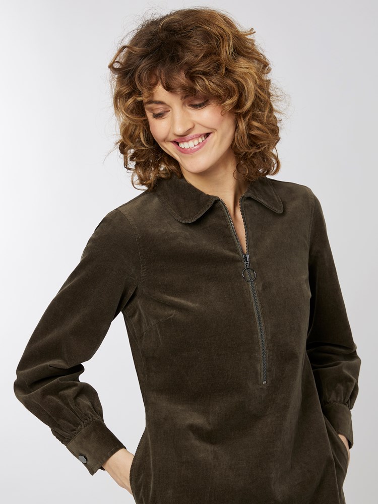 Hannah kjole 7501189_GOZ-MELL-A22-Modell-Front_chn=vic_4670_Hannah kjole GOZ_Hannah kjole GOZ 7501189.jpg_Front||Front