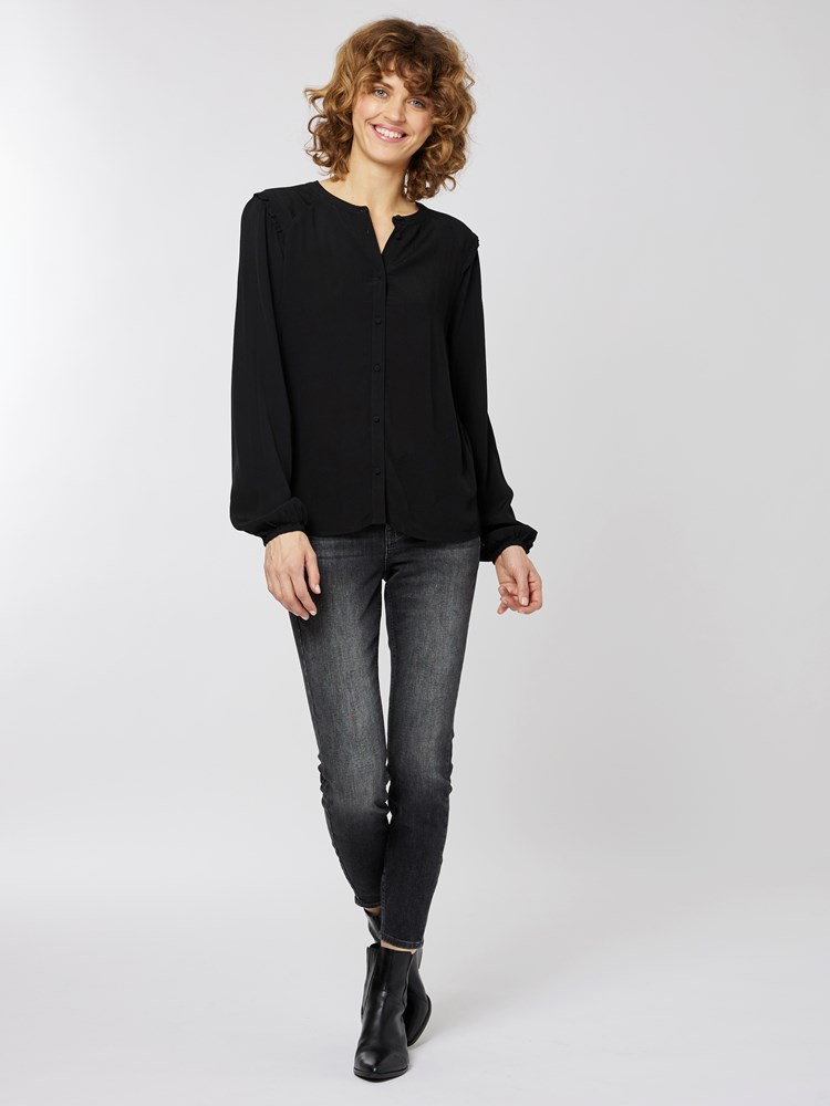 Meline bluse 7501201_CAB-MELL-A22-Modell-Front_chn=vic_3396_Meline bluse CAB 7501201.jpg_Front||Front
