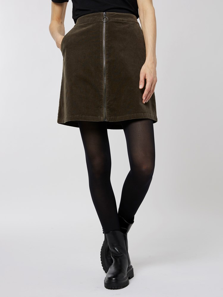 Hannah skjørt 7501206_GOZ-MELL-A22-Modell-Front_chn=vic_4397_Hannah skjørt GOZ 7501206.jpg_Front||Front