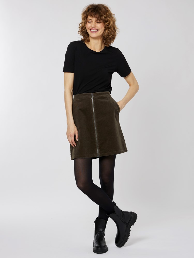 Hannah skjørt 7501206_GOZ-MELL-A22-Modell-Front_chn=vic_5736_Hannah skjørt GOZ 7501206.jpg_Front||Front