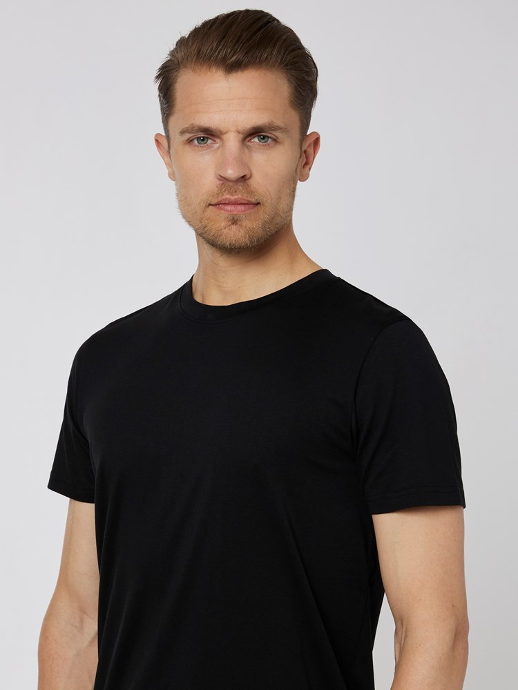 Ryan t-skjorte 7501228_CAB-VESB-A22-Modell-Front_chn=vic_599.jpg_Front||Front