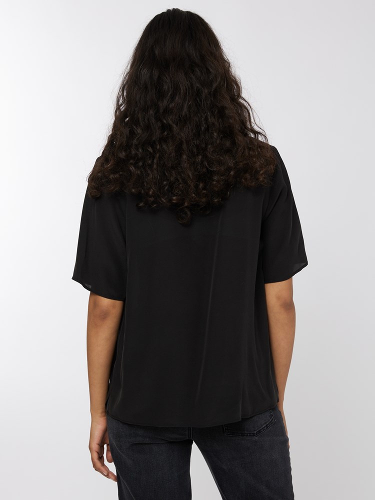 Sadie silketopp 7501232_CAB-BLU-A22-Modell-Back_chn=vic_9626_Sadie silketopp CAB 7501232.jpg_Back||Back