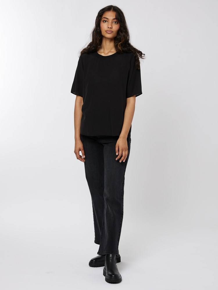Sadie silketopp 7501232_CAB-BLU-A22-Modell-Front_chn=vic_3450_Sadie silketopp CAB 7501232.jpg_Front||Front