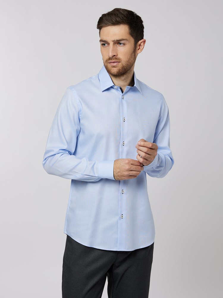 Myles skjorte 7501243_EO1-VESB-A22-Modell-Front_chn=vic_7229.jpg_Front||Front