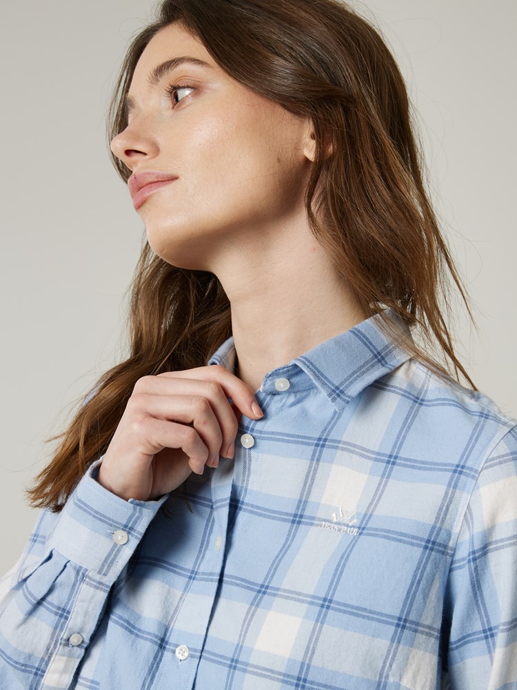 Manon flanellskjorte 7501257_EN3-JEANPAUL-S23-Modell-Front_9554_Manon flanellskjorte EN3 7501257.jpg_Front||Front