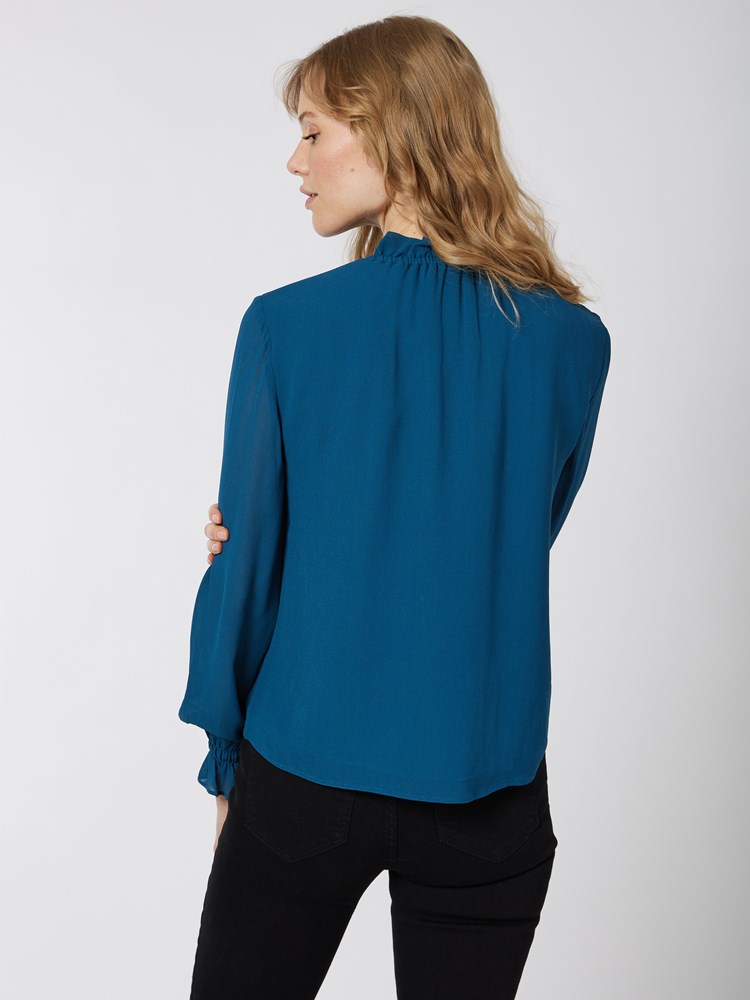 Sandra bluse 7501303_EPH-JEANPAUL-W22-Modell-Back_8297_Sandra bluse EPH_Sandra bluse EPH 7501303.jpg_Back||Back