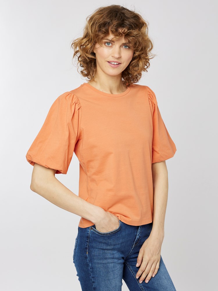 Mathilda Topp 7501371_K2J-MELL-A22-Modell-Front_chn=vic_758_Mathilda Topp K2J 7501371.jpg_Front||Front