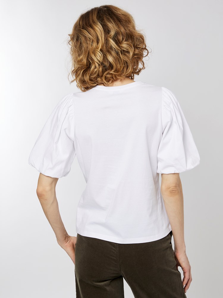 Mathilda Topp 7501371_O68-MELL-A22-Modell-Front_chn=vic_5241_Mathilda Topp O68 7501371.jpg_Front||Front