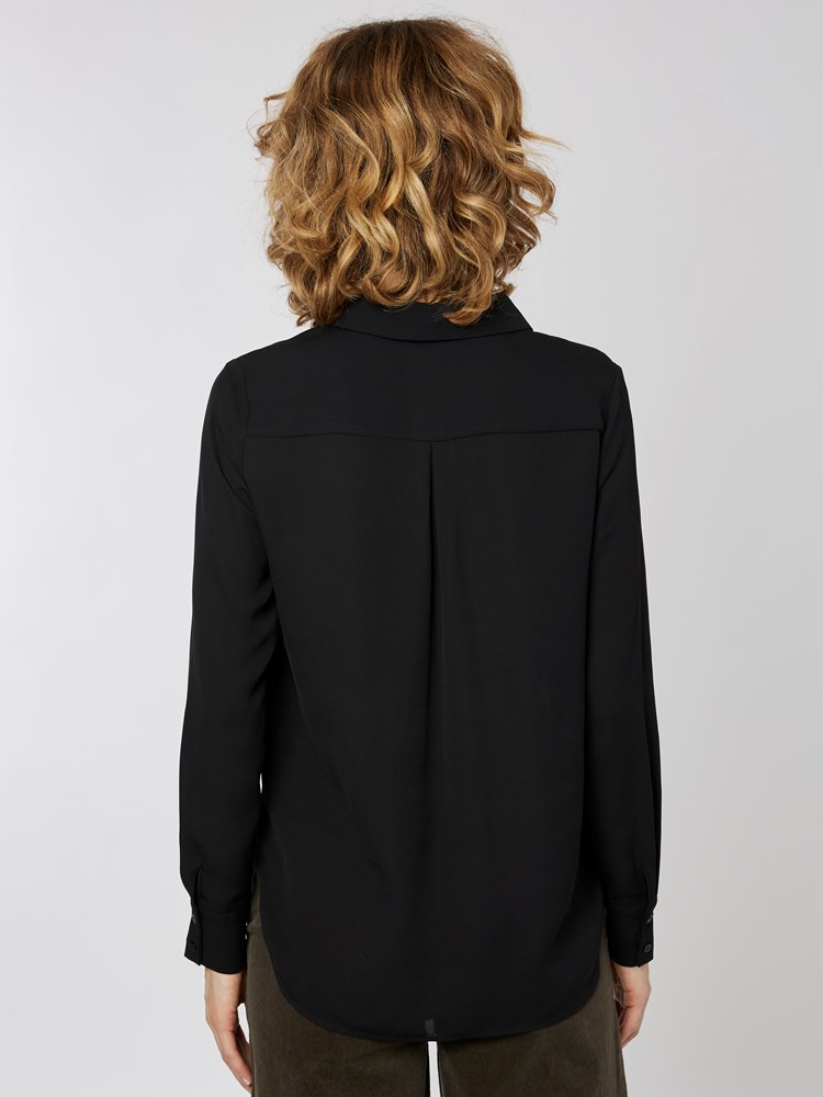 Lisette skjorte 7501408_CAB-MELL-A22-Modell-Front_chn=vic_3615_Lisette skjorte CAB_Lisette skjorte CAB 7501408.jpg_Front||Front