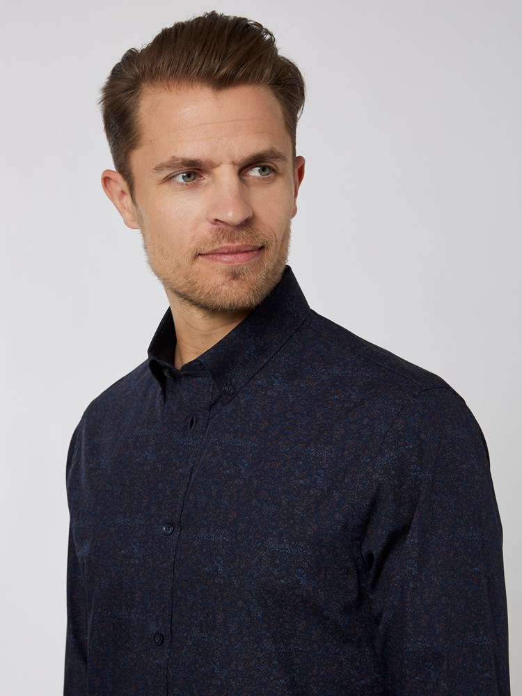 Sander Skjorte 7501411_EM6-VESB-A22-Modell-Front_chn=vic_4824.jpg_Front||Front