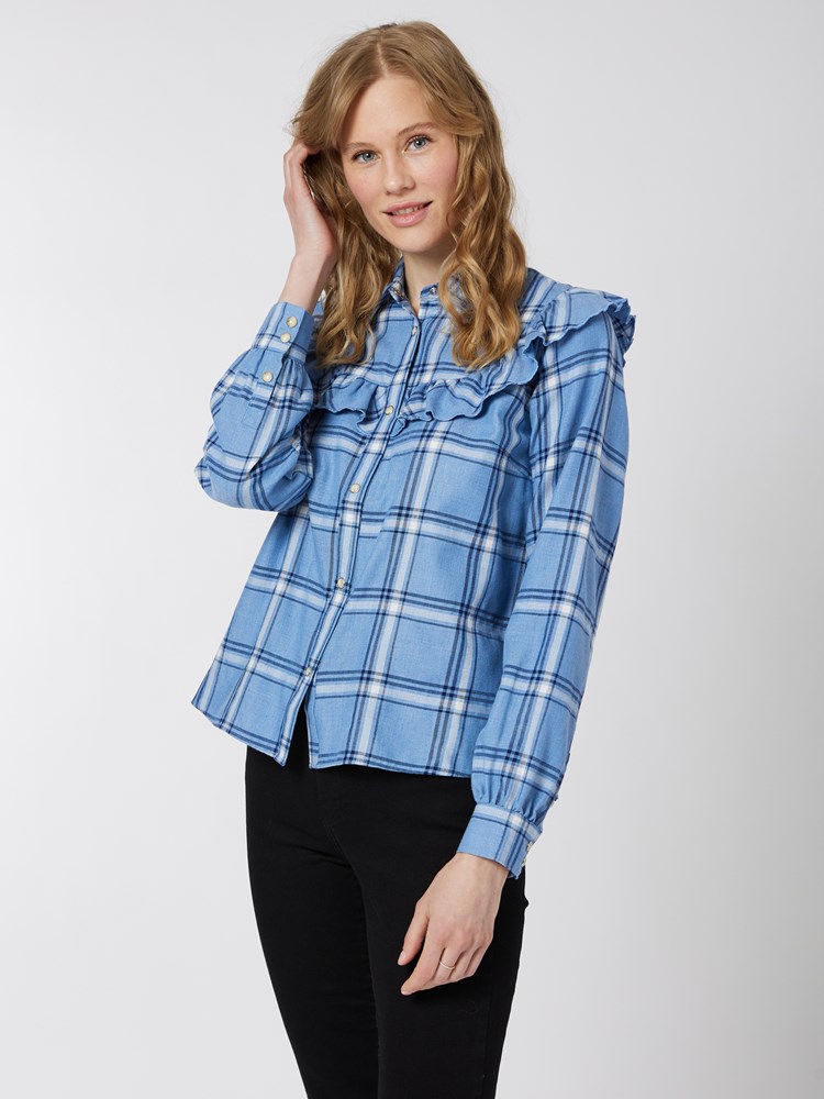 Cille bluse 7501429_EN3-JEANPAUL-W22-Modell-Front_3106_Cille bluse EN3_Cille bluse EN3 7501429.jpg_Front||Front