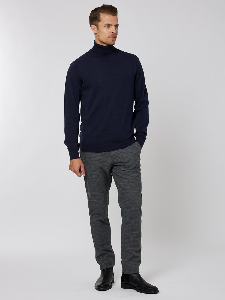 Slim check chino 7501435_IEL-MRCAPUCHIN-A22-Modell-Front_chn=vic_3702_Slim check chino IEL.jpg_Front||Front