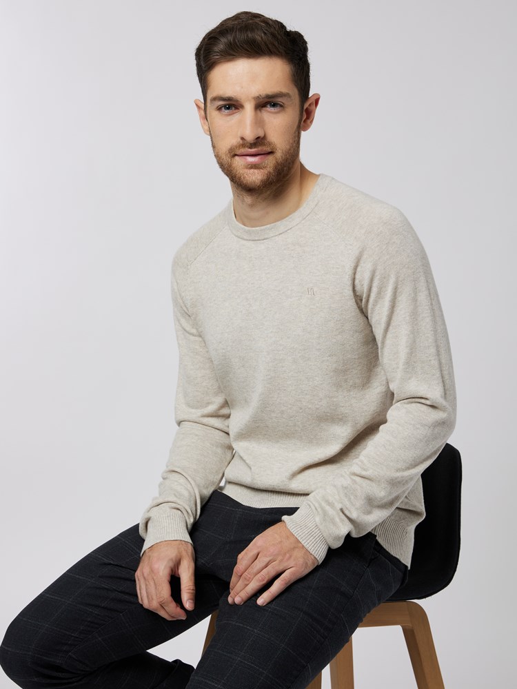 Quentin Genser 7501437_I4C-VESB-A22-Modell-Front_chn=vic_872.jpg_Front||Front