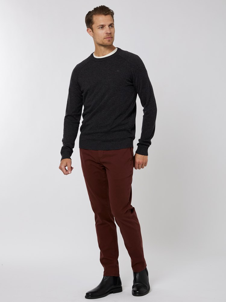 Quentin Genser 7501437_I6Y-VESB-A22-Modell-Front_chn=vic_1490.jpg_Front||Front