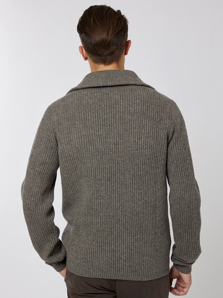 Sam zip genser 7501445_I6Y-VESB-A22-Modell-Back_chn=vic_8551.jpg_Back||Back