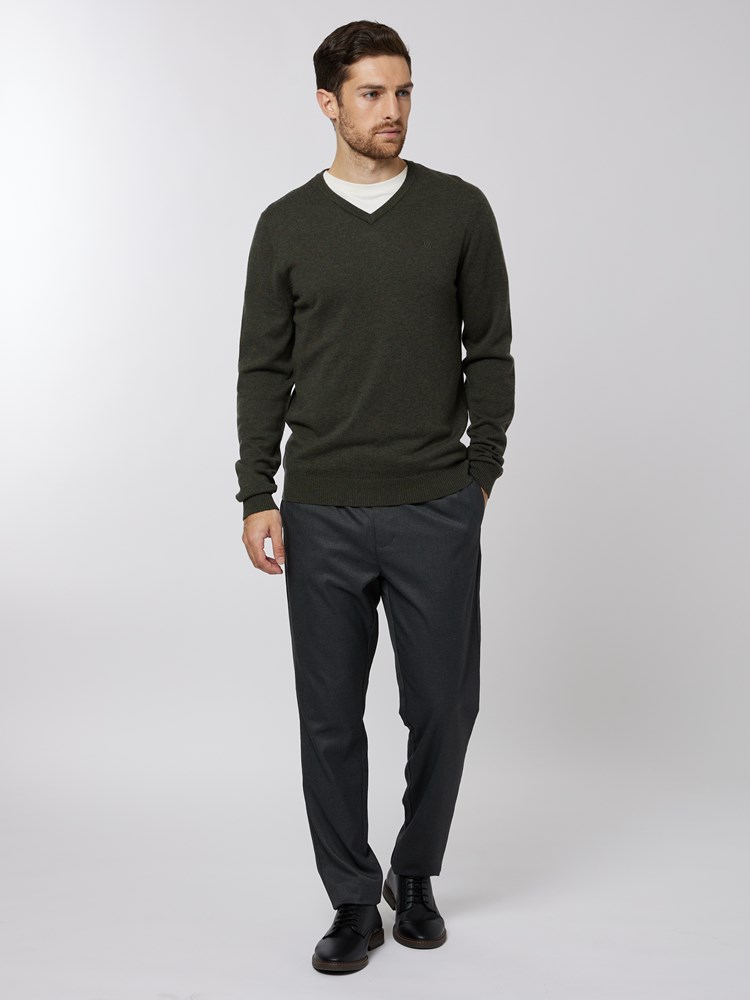 Quentin V-Hals Genser 7501461_GOY-VESB-A22-Modell-Front_chn=vic_1540.jpg_Front||Front