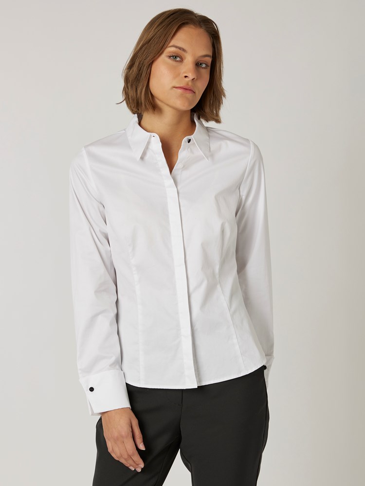 Frenchie skjorte 7501517_O68-BLU-W22-Modell-Front_chn=vic_8530_Frenchie skjorte O68 7501517.jpg_Front||Front