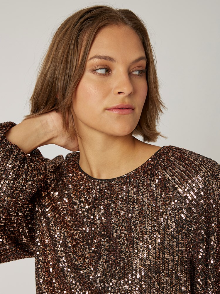Sparkling topp 7501527_AGC-BLU-W22-Modell-Front_chn=vic_3853_Sparkling topp AGC 7501527.jpg_Front||Front
