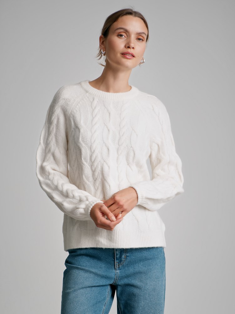 Alivia genser 7501569_O79-VAVITE-W22-Modell-Front_chn=match_7277_Alivia genser O79_Alivia genser O79 7501569.jpg_Front||Front
