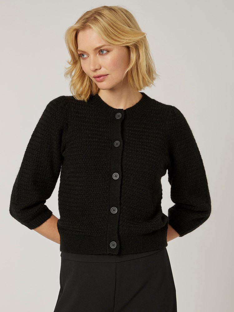 Birgitta cardigan 7501656_CAB-MELL-W22-Modell-Front_chn=vic_9734_Birgitta cardigan CAB 7501656.jpg_Front||Front
