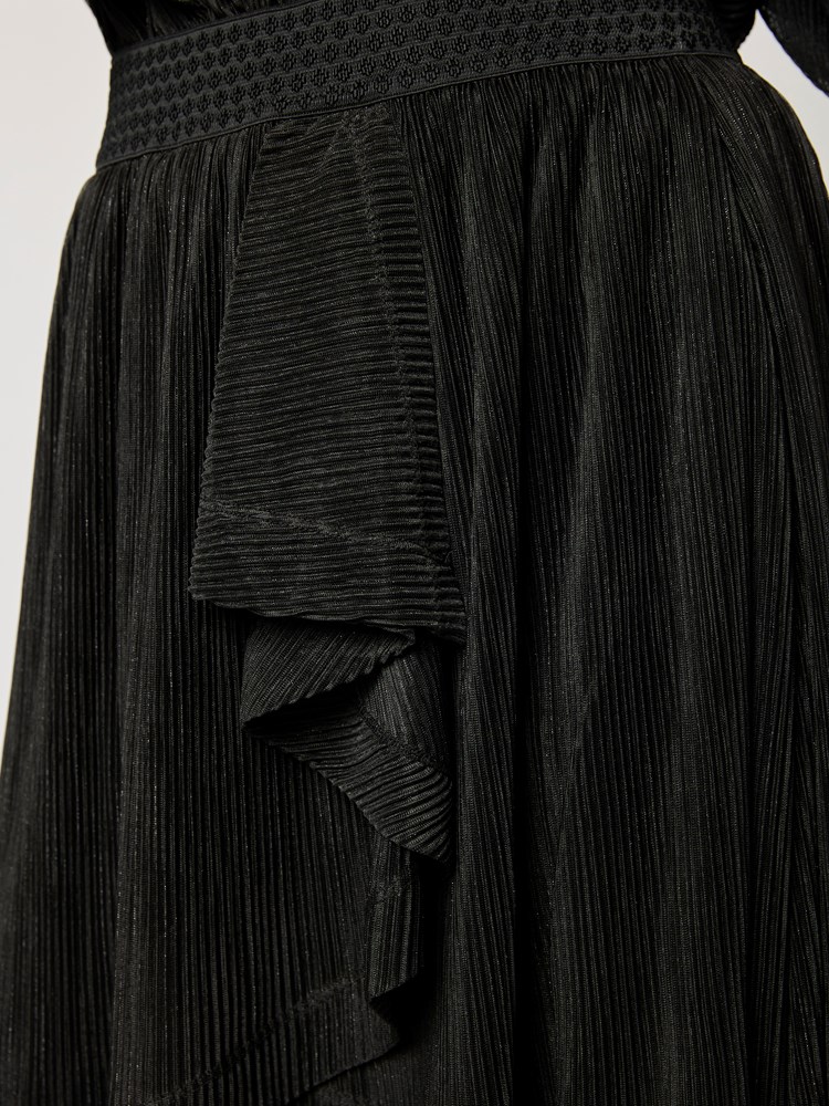 Tilly skjørt 7501704_CAB-MELL-W22-details_chn=vic_3035_Tilly skjørt CAB 7501704.jpg_