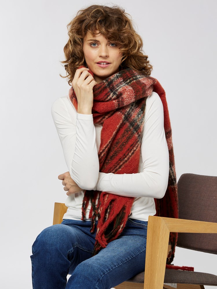 Adriana skjerf 7501711_K2Y-MELL-A22-Modell-Front_chn=vic_1291_Adriana skjerf K2Y 7501711.jpg_Front||Front