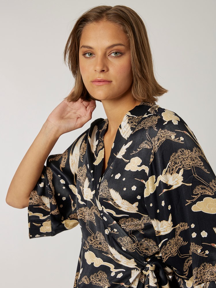Maiko bluse 7501726_CAB-BLU-W22-Modell-Front_chn=vic_6232_Maiko bluse CAB_Maiko bluse CAB 7501726.jpg_Front||Front