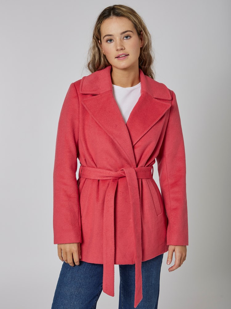 Leanna kåpe 7501834_MQE-MELL-S23-Modell-Front_chn=vic_841_Leanna kåpe MQE_Leanna kåpe MQE 7501834.jpg_Front||Front