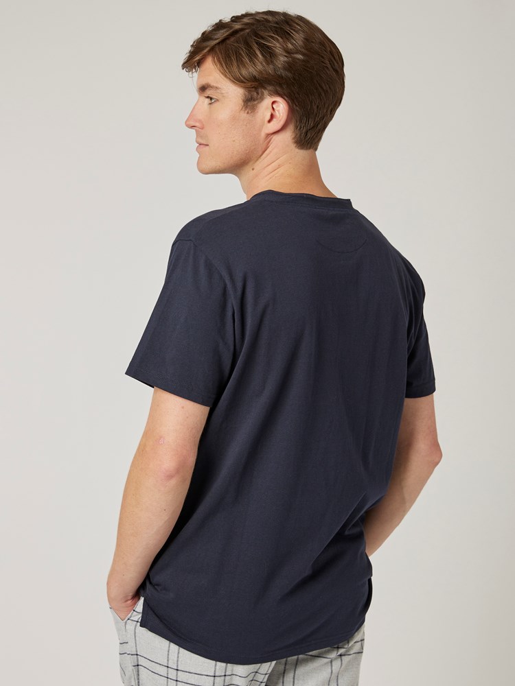 Patrick bestefarstrøye 7501875_EM6-VESB-W22-Modell-Back_chn=vic_7548.jpg_Back||Back